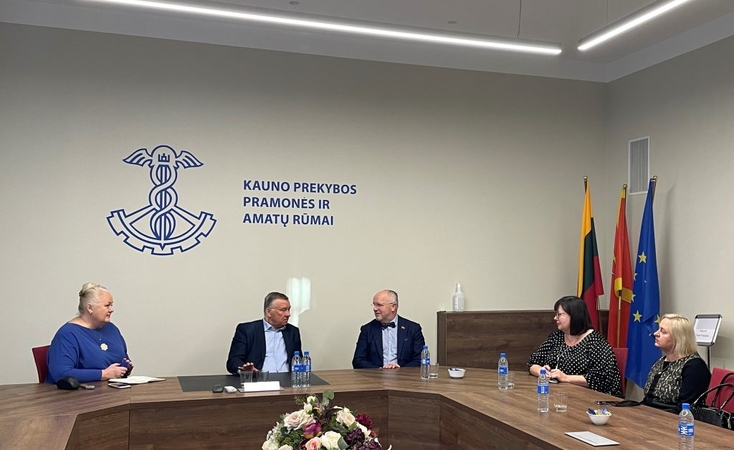 Kauno prekybos, pramonės ir amatų rūmuose svečiavosi Europos Parlamento narys Juozas Olekas