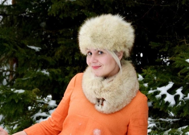 Atėjus nakčiai ant eglės atgyja lėlės