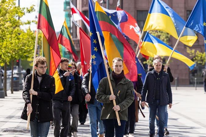 Apie pusšimtis žmonių žygiavo Gedimino prospektu: „Valio Europos Sąjungai“