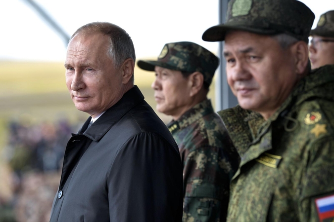 Vladimiras Putinas (kairėje) ir Sergejus Šoigu