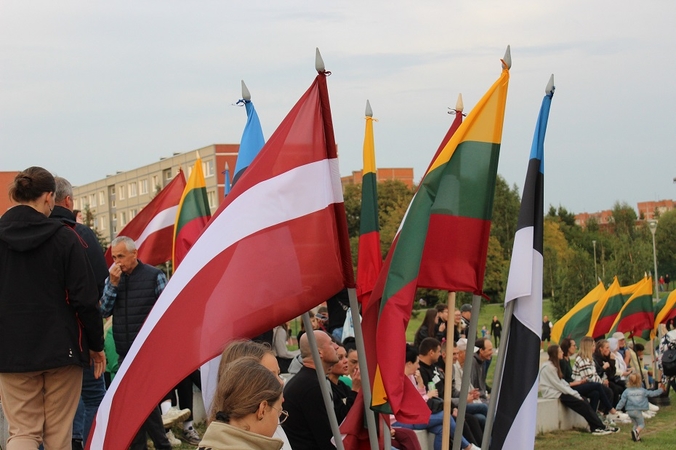 Baltijos kelią klaipėdiečiai minėjo skirtingai