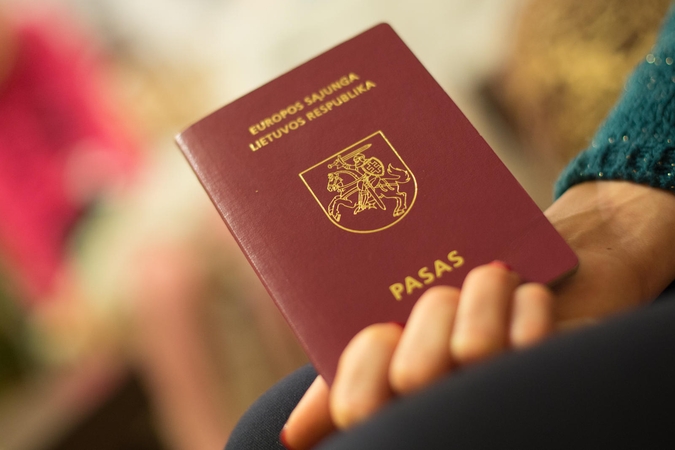 Seimo vadovė apie asmenvardžių rašymą: tai žmogaus orumo klausimas
