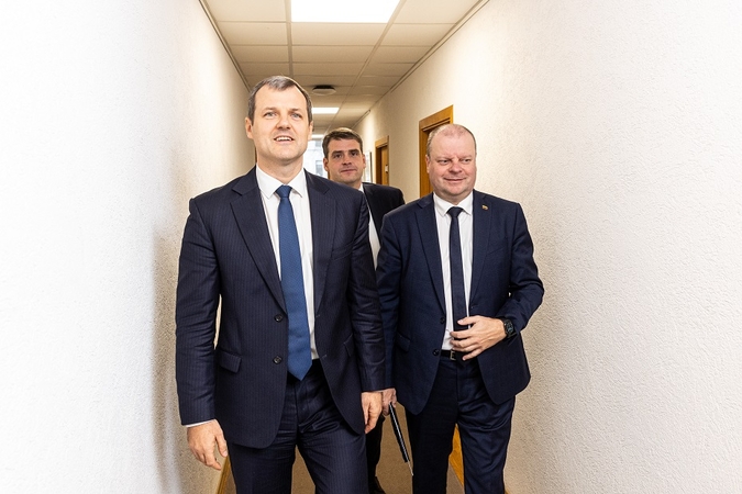 Gintautas Paluckas (kairėje), Remigijus Žemaitaitis (viduryje) ir Saulius Skvernelis.