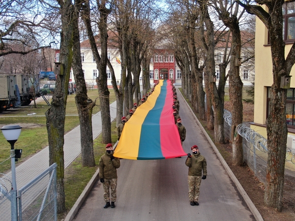 Uostamiestyje – rekordinio dydžio trispalvė