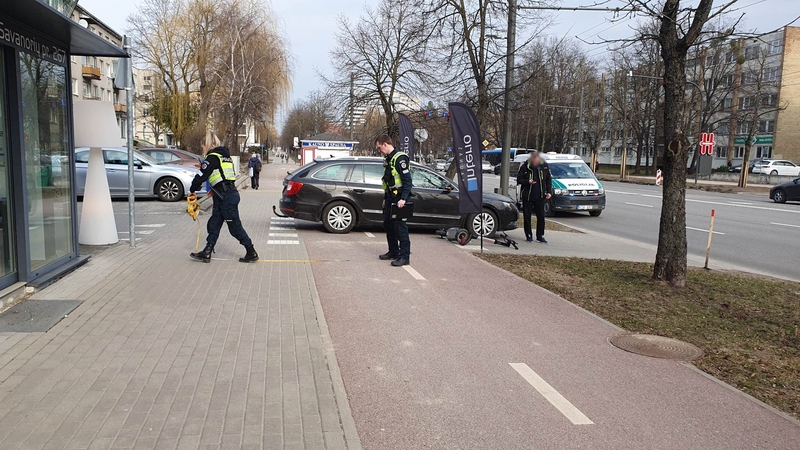 Savanorių prospekte partrenktas paspirtukininkas: vyras pristatytas į gydymo įstaigą
