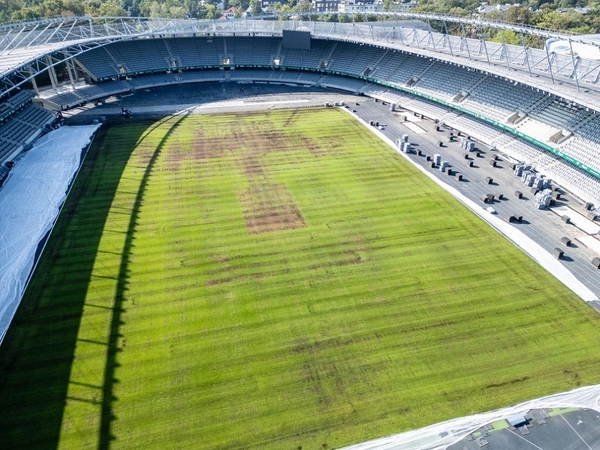 Apžiūrėjo Dariaus ir Girėno stadiono veją: LFF ruošiasi ir planui B