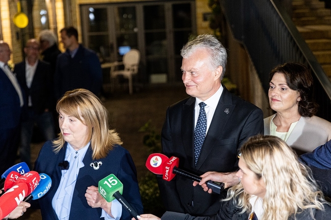 Vilija Blinkevičiūtė (kairėje), Gitanas Nausėda ir Diana Nausėdienė