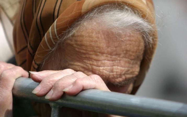 Už apiplėšimą bausmę atlikęs vyras nepasimokė: grasino peiliu ir vėl apiplėšė senolę