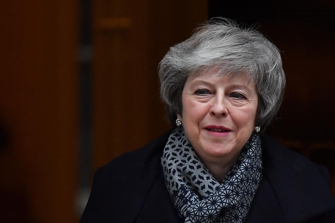 Didžiosios Britanijos premjerė atsisako atmesti „Brexit“ be sutarties galimybę