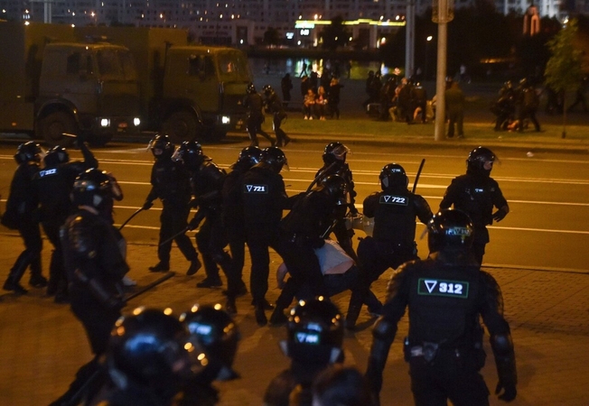 Latvija – už sankcijas Baltarusijos pareigūnams, atsakingiems už protestų malšinimą