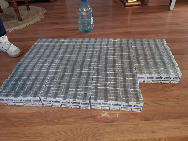 Klaipėdos rajone sustabdytame automobilyje ir vairuotojo namuose – kontrabandinės cigaretės