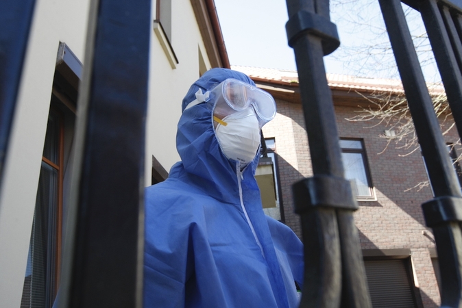 Ar verta buvo dėl galimybių paso supriešinti visą tautą?