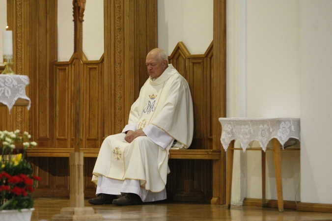 Į uostamiesčio bažnyčias tikintieji dar neskuba