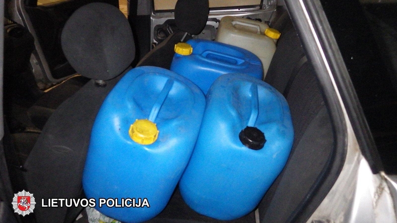Klaipėdoje sučiupo vagis: grobė degalus ir alkoholį