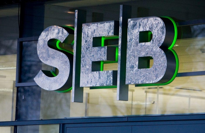 Naktį neveiks SEB banko kortelės: ragina pasirūpinti grynaisiais