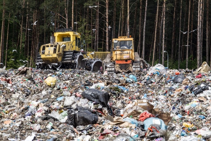 Valdžios koridoriuose – naujos diskusijos dėl rinkliavos už komunalines atliekas
