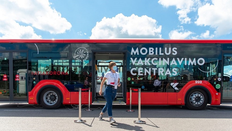 Praėjusią parą nuo koronaviruso pirmąja doze paskiepyti 343 žmonės