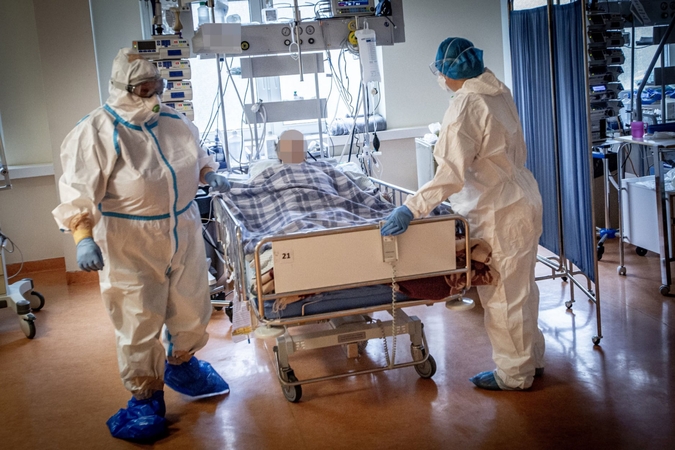 Santaros klinikose gydomi 163 COVID-19 sergantys pacientai, iš jų penki – vaikai