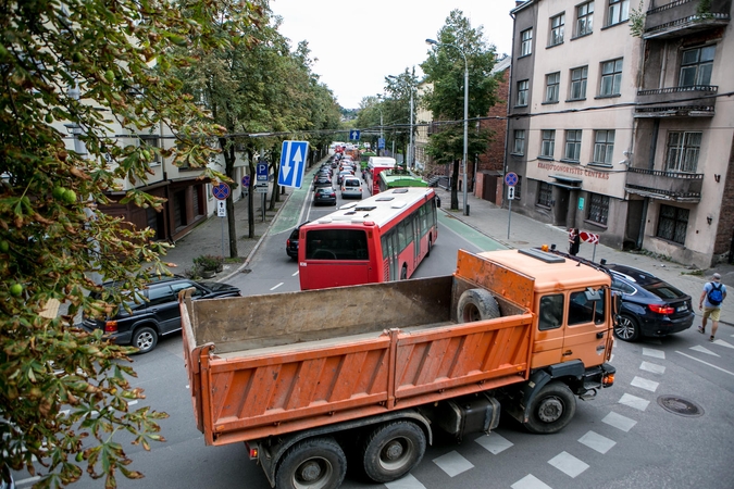Kauno centrą vėl sukaustė didžiulės spūstys