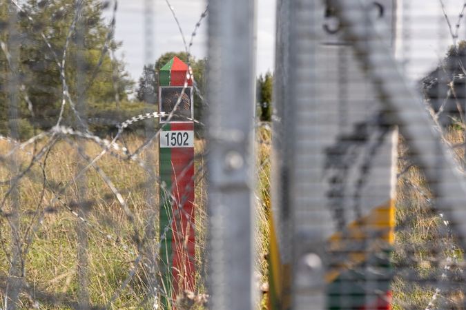 Pasienyje su Baltarusija apgręžti trys neteisėtai sieną bandę kirsti migrantai