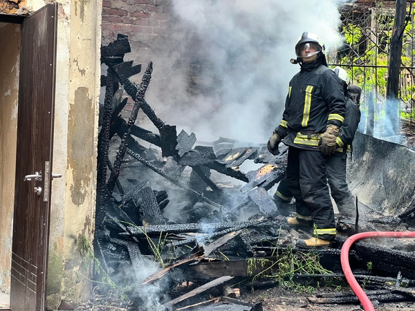 Naujas karštasis taškas miesto centre: šįkart teko gesinti liepsnojantį sandėlį