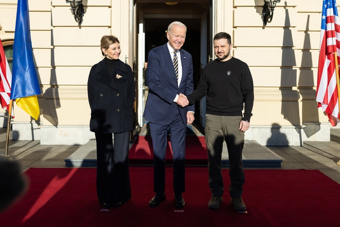 Artėjant dar sudėtingesniam karo Ukrainoje etapui J. Bidenas telkia sąjungininkus