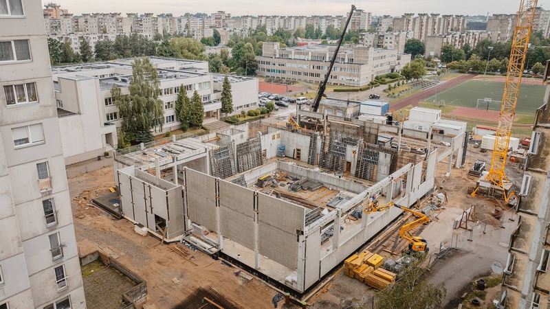 Kaune tiesiog akyse kyla du naujutėliai baseinai