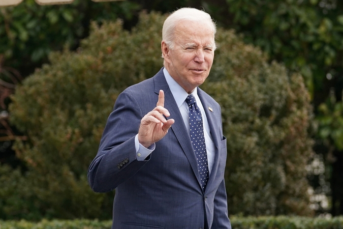 J. Bidenas: aš numušiu bet kokį JAV grėsmę keliantį oro objektą