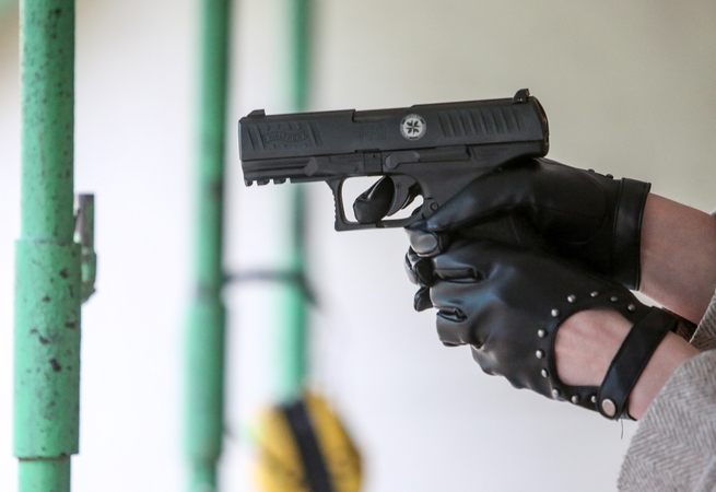 Apie privalomus kursus ginklų savininkams: įgydami teisę, įgyja ir pareigą