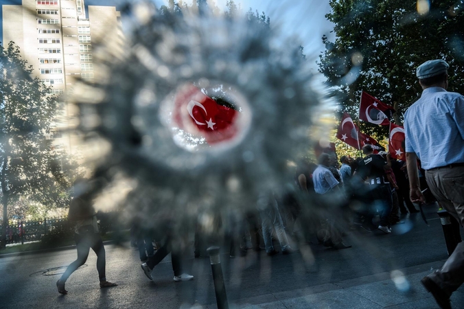 Perversmu kaltinami du Turkijos generolai sulaikyti Dubajuje 