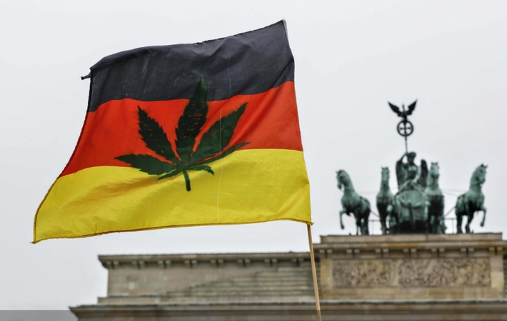 Žeria kritiką kanapių legalizavimui Vokietijoje: katastrofa vaikų ir jaunimo sveikatai
