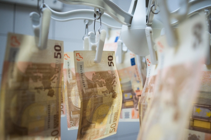 Atsiskaitymo grynaisiais ribojimas duos priešingą efektą?
