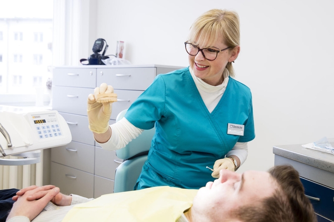 Dantų protezavimas nemokamai? „Kauno Denticijoje“ tai – įmanoma!
