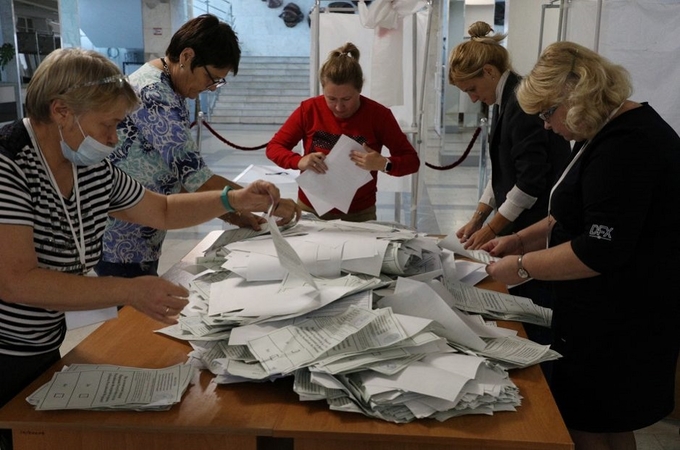 Okupuotoms Ukrainos sritims Rusijos primesta valdžia skelbia pergalę pseudoreferendumuose 