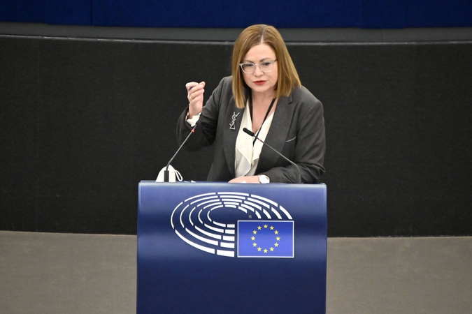Graikijos valdančioji partija sustabdė europarlamentarės įgaliojimus, kol vyksta tyrimas