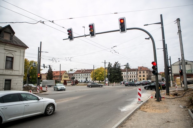 Pokyčiai: sukant į dešinę, Karaliaus Mindaugo pr. link, bus nereguliuojma pėsčiųjų perėja.