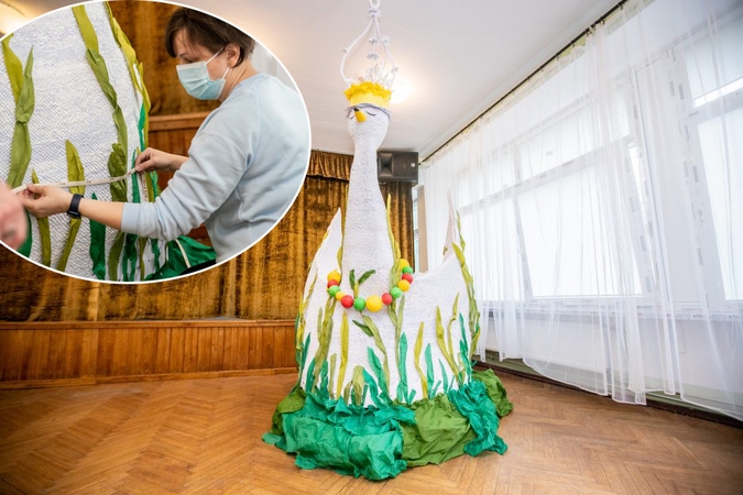 Lemiama akimirka: mokinių origami gulbė pretenduoja į Lietuvos rekordų knygą