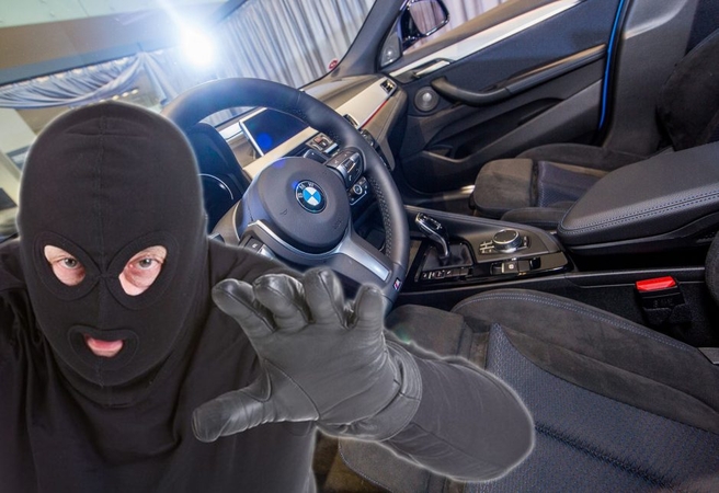 Įžūli vagystė pačiame Kauno centre: BMW savininkas skaičiuoja tūkstantinį nuostolį
