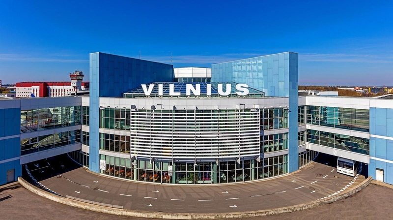 Vilniaus oro uoste avariniu būdu leidosi lėktuvas, jame – miręs žmogus