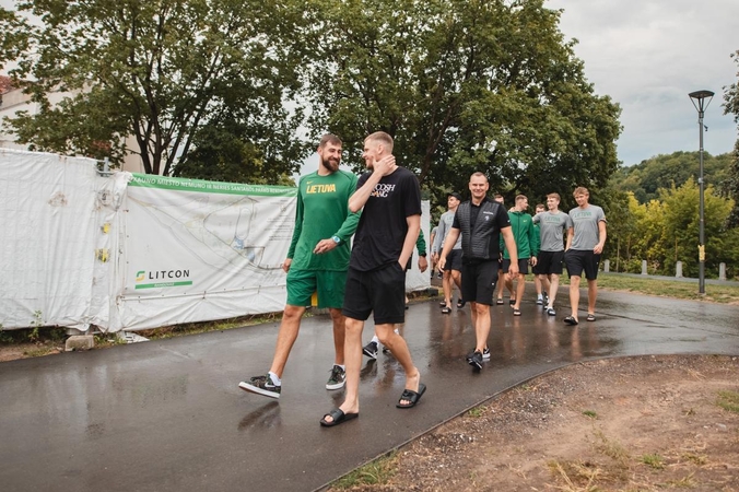 Lietuvos krepšinio rinktinė aplankė Kaune statomus „Krepšinio namus“