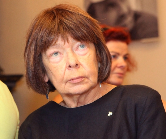 Mirė poetė, rašytoja, žurnalistė E. Juodvalkė