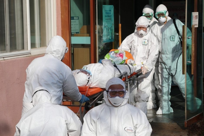COVID-19 atvejų skaičius pasaulyje viršijo 135 mln., mirė 2,9 mln. užsikrėtusiųjų
