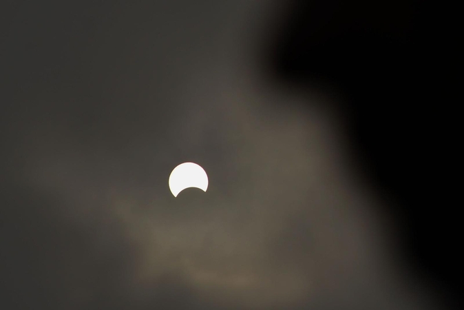 Azijoje stebimas „ugnies žiedu“ vadinamas Saulės užtemimas