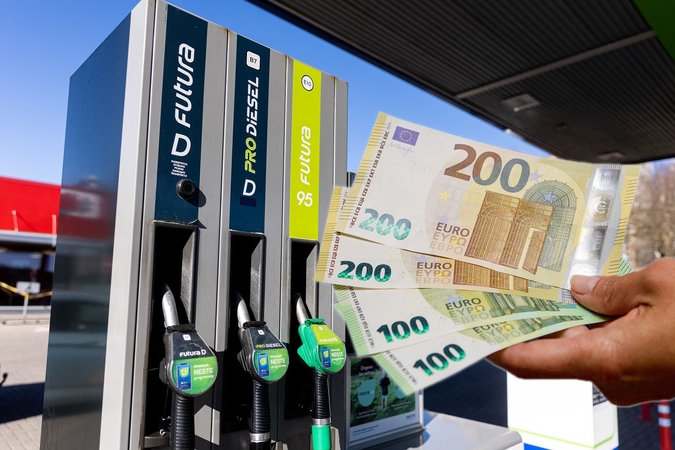 Brangesniems degalams uždegta žalia šviesa: daugiau mokėsime ir už prekes, paslaugas?