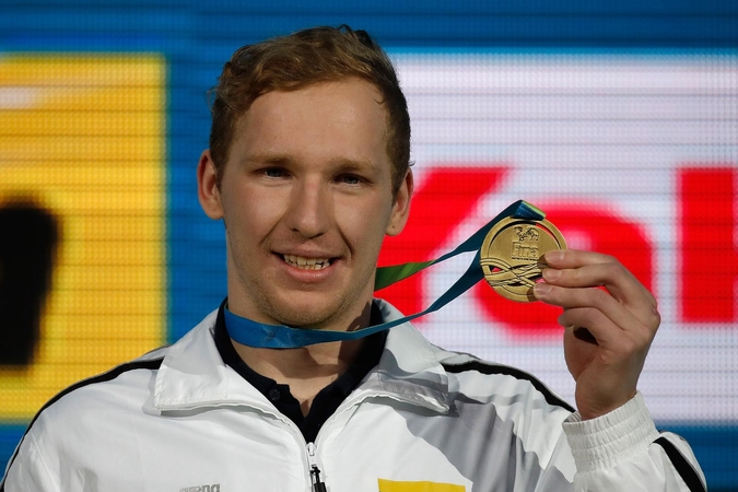 Čempionas: S.Bilis tapo vos antruoju po R.Meilutytės lietuviu, iškovojusiu pasaulio pirmenybių auksą.