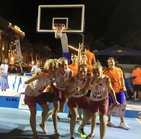 LSU merginos – Europos universitetų trijulių krepšinio vicečempionės