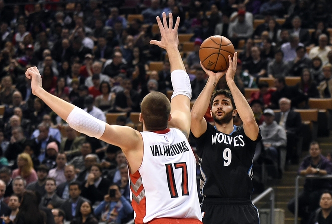 J. Valančiūno indėlis į "Raptors" pergalę – 15 taškų ir 15 atkovotų kamuolių