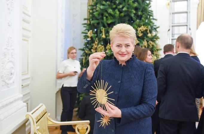 Prezidentūroje jau papuošta Kalėdų eglutė