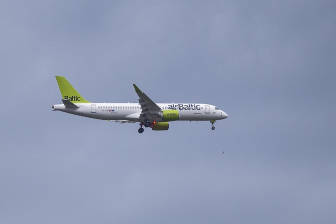 „Air Baltic“ žiemą dažnins skrydžius iš Vilniaus į Amsterdamą ir Dubajų