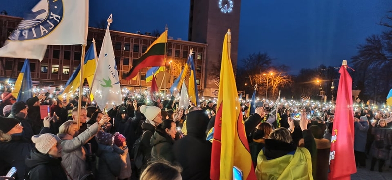 Klaipėdiečiai susirinko į Ukrainos palaikymo akciją